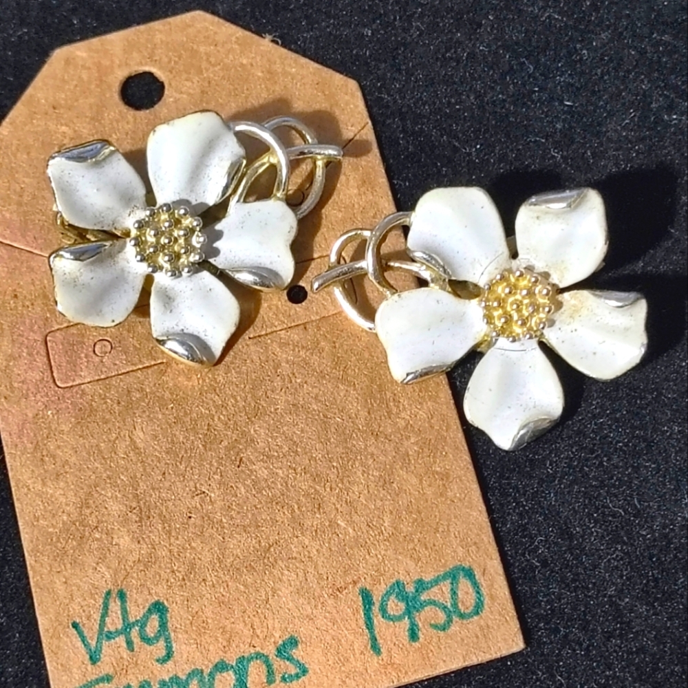 Vtg Emmens Flower Clip Earrings